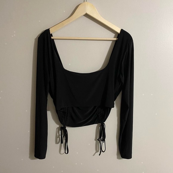 Women's Black Ruched Long Sleeve Top - Picture 2 of 2